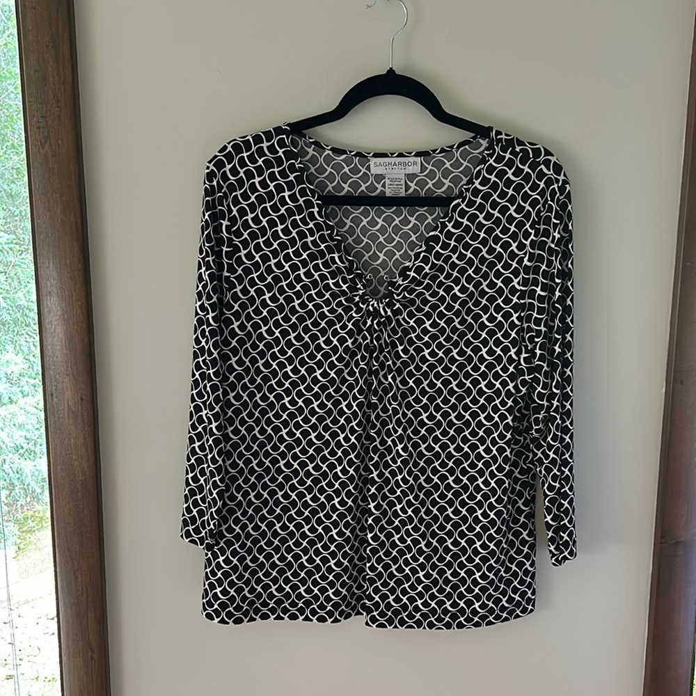 Beautiful Sag Harbor women’s size large top